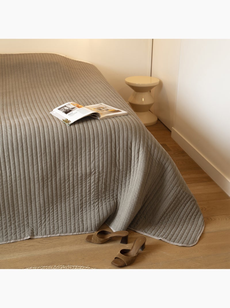 Jeté de lit matelassé en velours côtelé Beige coquille - Kiabi
