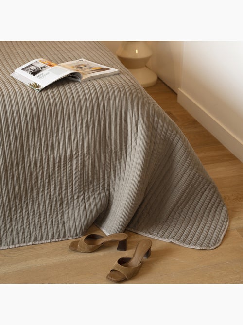 Jeté de lit matelassé en velours côtelé - Kiabi Jeté de lit matelassé en velours côtelé - Kiabi