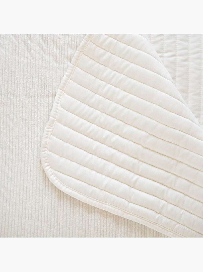 Jeté de lit matelassé en velours côtelé Ecru - Kiabi