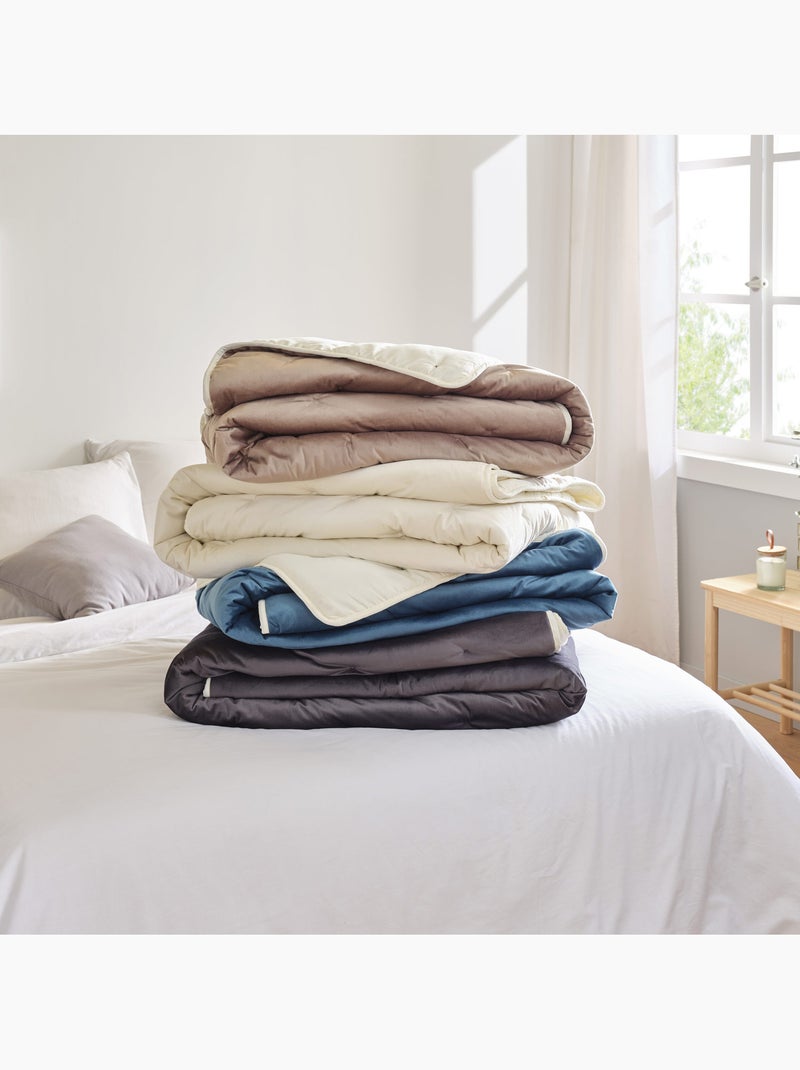Jeté de lit réversible en velours et microfibre Taupe - Kiabi