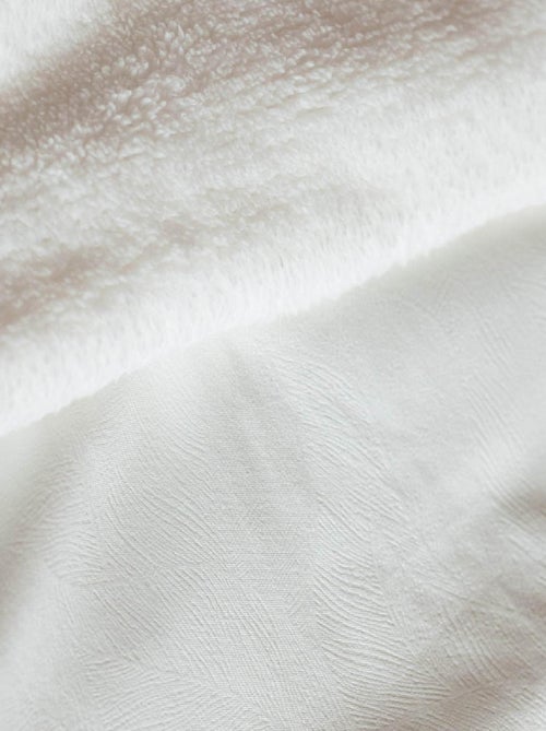 Jeté de lit Réversible Polaire/Motif Jacquard - Kiabi Jeté de lit Réversible Polaire/Motif Jacquard - Kiabi