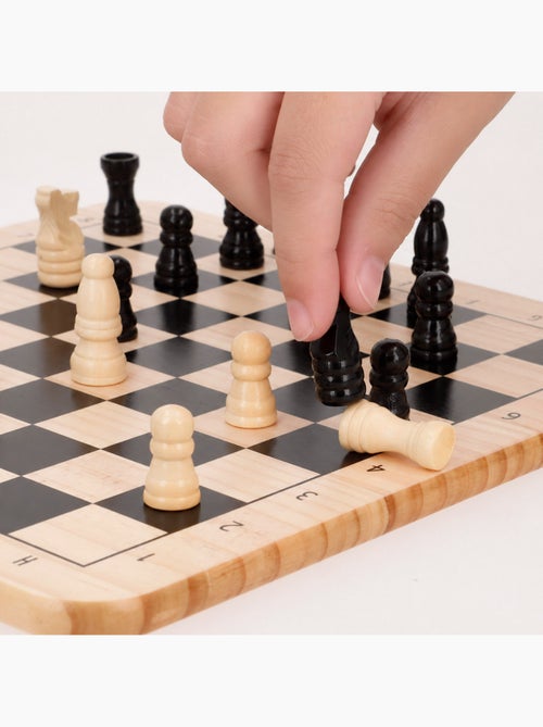 Jeu d'échecs et de dames + 6 ans colorbaby - Kiabi Jeu d'échecs et de dames + 6 ans colorbaby - Kiabi