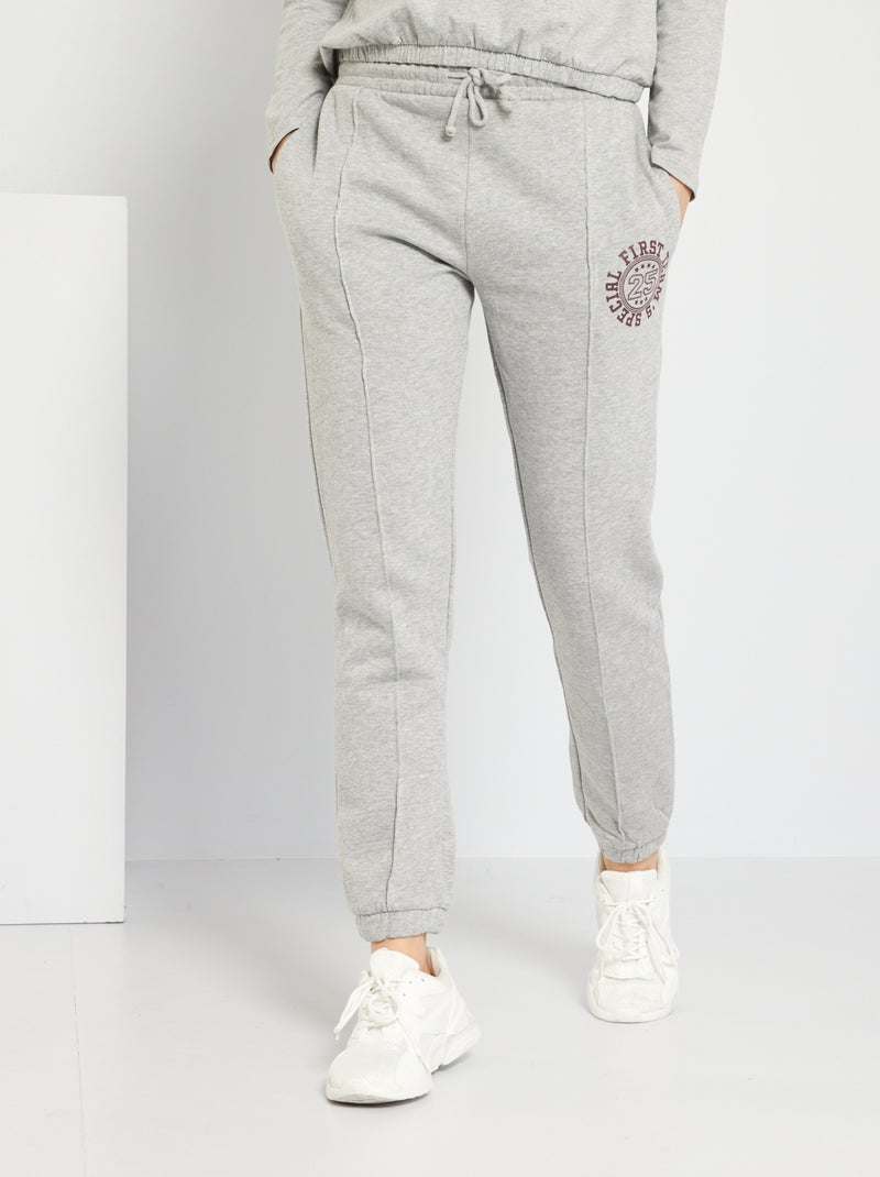 Jogging de sport écusson gris - Kiabi