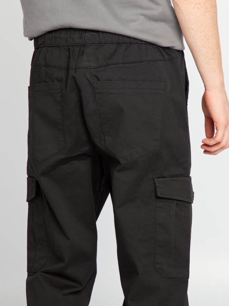 Jogpant avec poches à rabat Noir - Kiabi