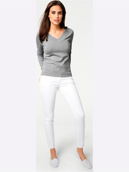 Joli Pull Basique à Encolure En V - Taille Standard - helline - Kiabi