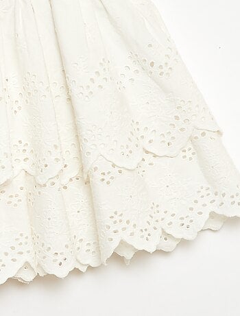 Jupe à volants et broderies anglaises