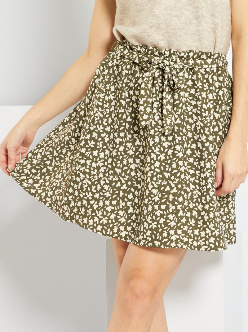 Jupe courte à motifs kaki - Kiabi