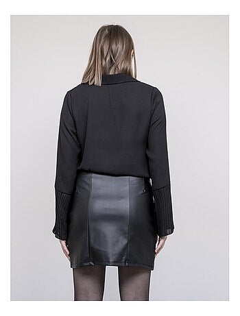 Jupe courte droite en simili cuir XOCHI