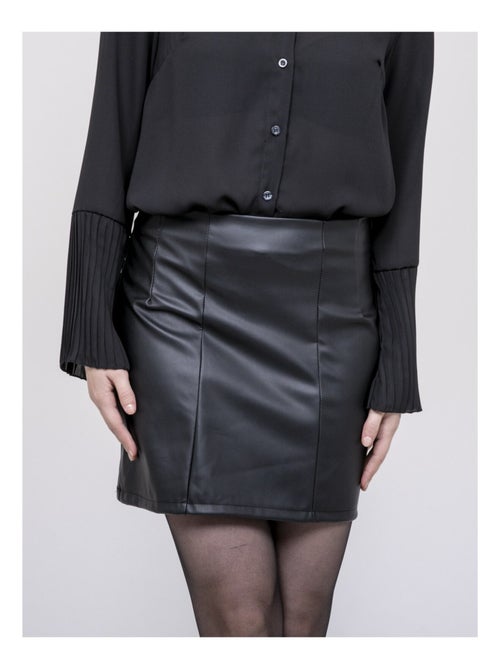Jupe courte droite en simili cuir XOCHI - Kiabi