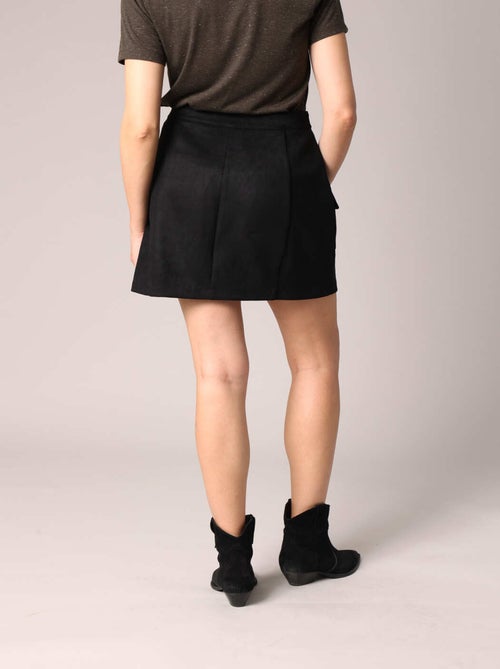 Jupe courte en daim avec poches plaquées 'Deeluxe' - Kiabi