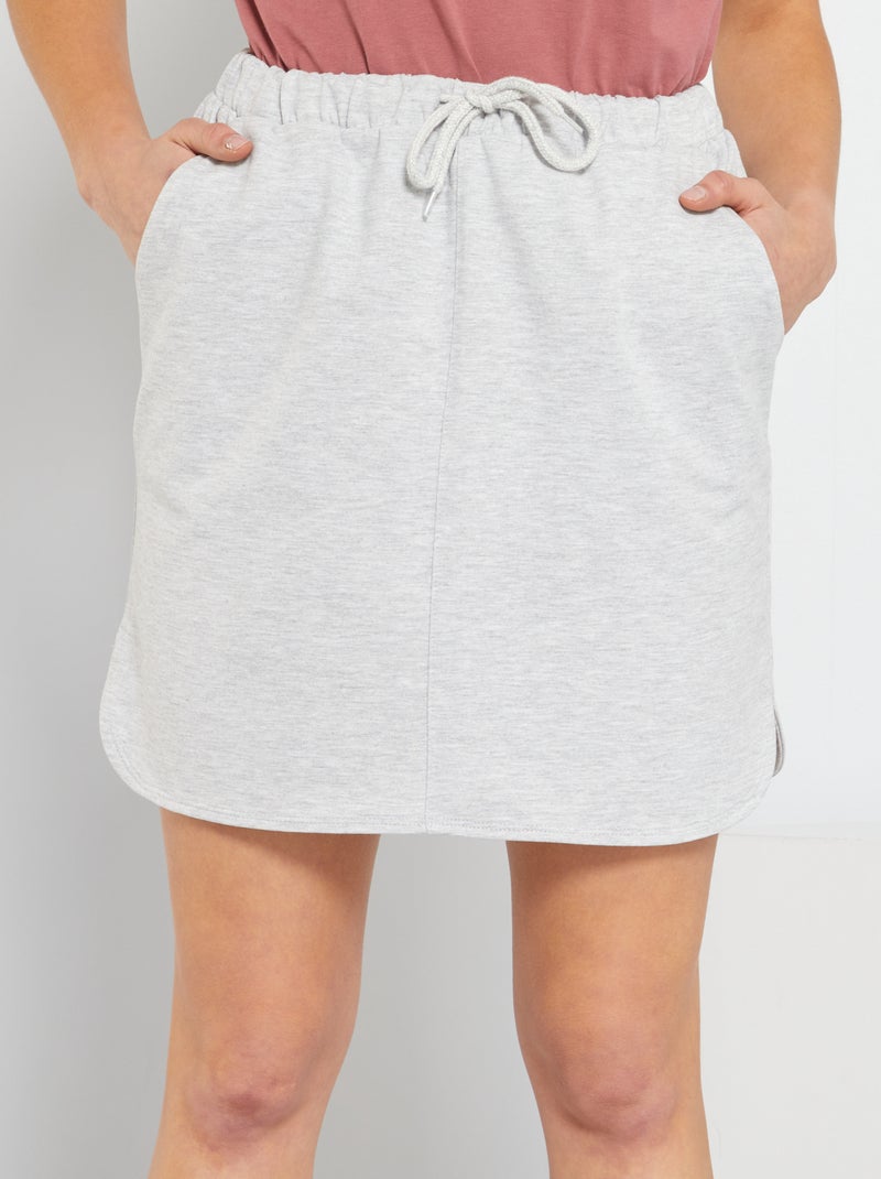 Jupe courte en french terry gris - Kiabi