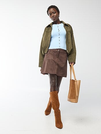 Jupe courte en suédine