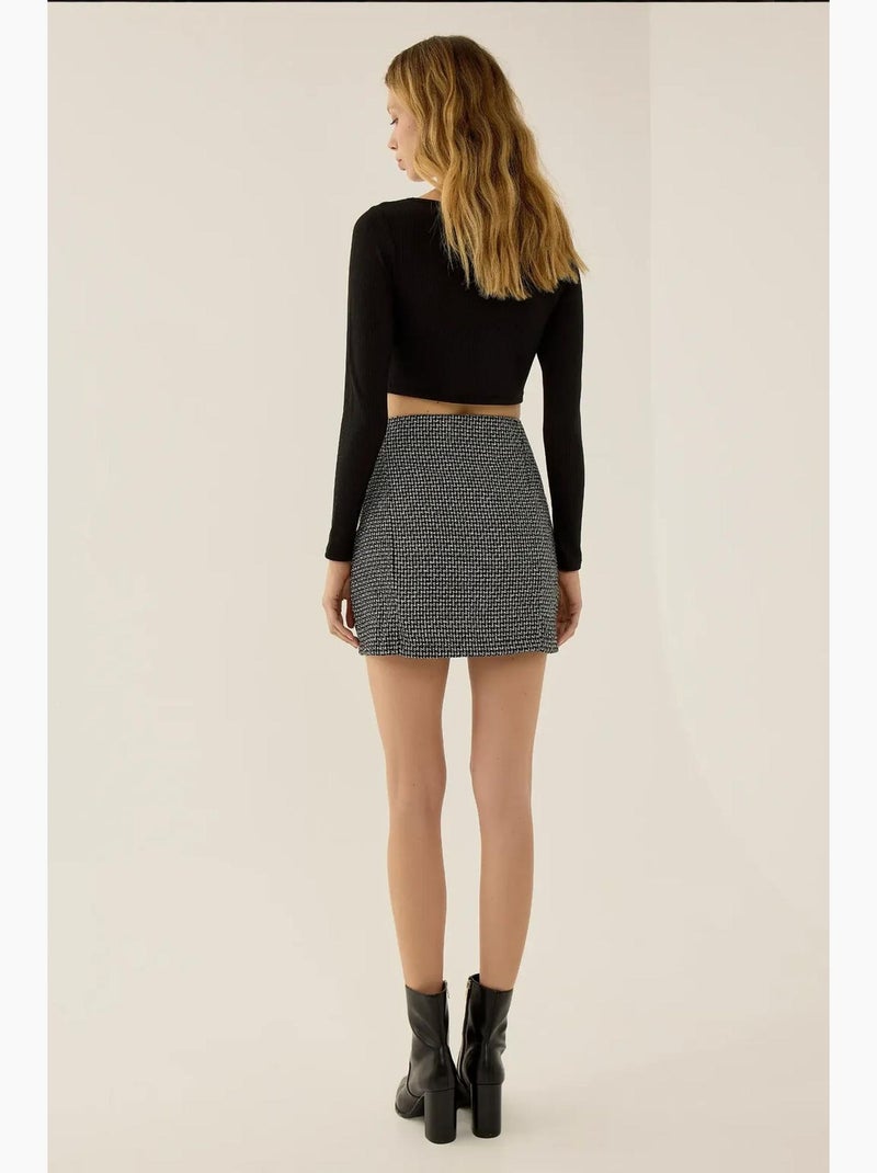 Jupe courte en tweed à taille haute avec fente hiccup Noir - Kiabi