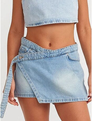 Jupe courte évasée en denim avec ceinture dilvin