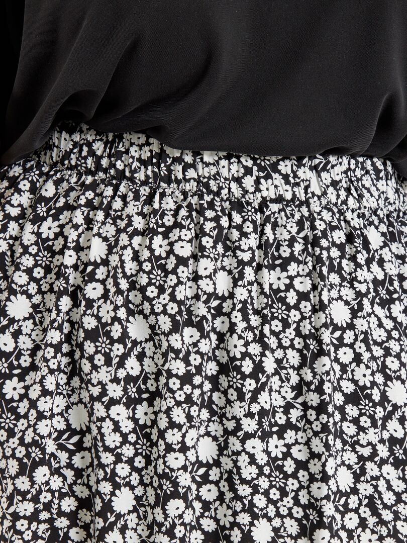 Jupe courte 'fleurie' Noir - Kiabi