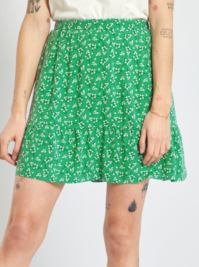 Jupe courte fluide à fleurs Vert - Kiabi