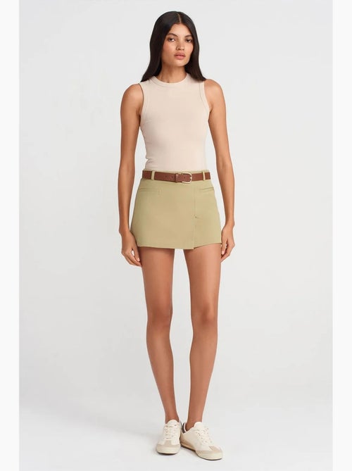 Jupe courte trapèze à taille haute avec ceinture dilvin - Kiabi Jupe courte trapèze à taille haute avec ceinture dilvin - Kiabi