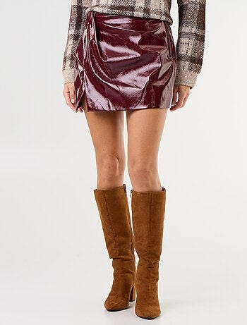 Jupe en faux cuir verni