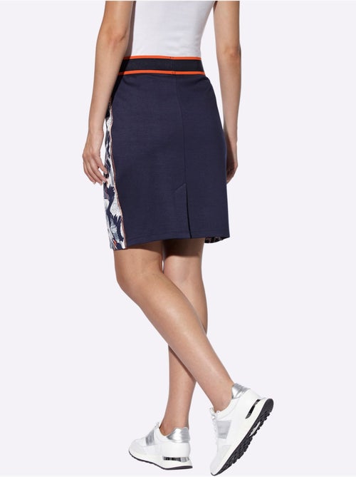 Jupe en jersey avec empiècements contrastés sur les côtés - Taille standard - Helline - Kiabi Jupe en jersey avec empiècements contrastés sur les côtés - Taille standard - Helline - Kiabi