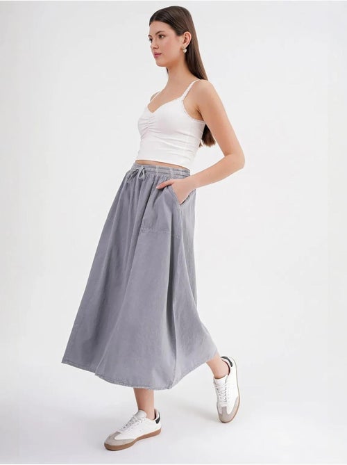 Jupe en popeline taille haute avec fermeture à cordon mixray - Kiabi Jupe en popeline taille haute avec fermeture à cordon mixray - Kiabi