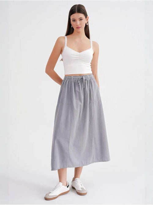 Jupe en popeline taille haute avec fermeture à cordon mixray - Kiabi Jupe en popeline taille haute avec fermeture à cordon mixray - Kiabi