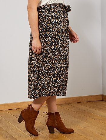 Jupe fleurie et boutonnée - Kiabi