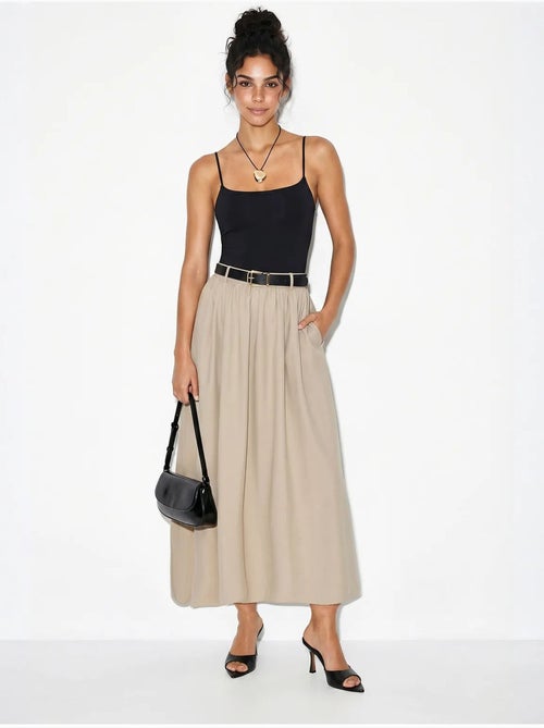 Jupe longue à taille haute et ceinture lucci - Kiabi Jupe longue à taille haute et ceinture lucci - Kiabi