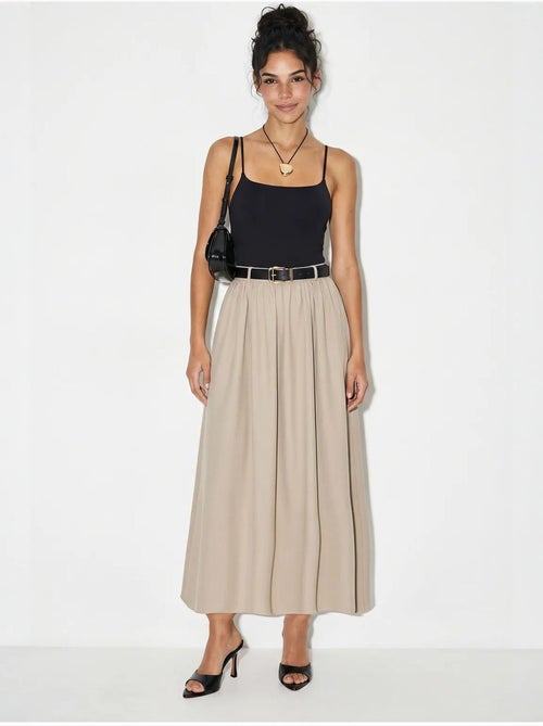 Jupe longue à taille haute et ceinture lucci - Kiabi Jupe longue à taille haute et ceinture lucci - Kiabi