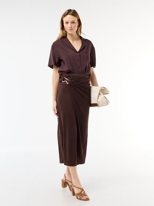 Jupe longue avec boucle dorée à la taille - Kiabi