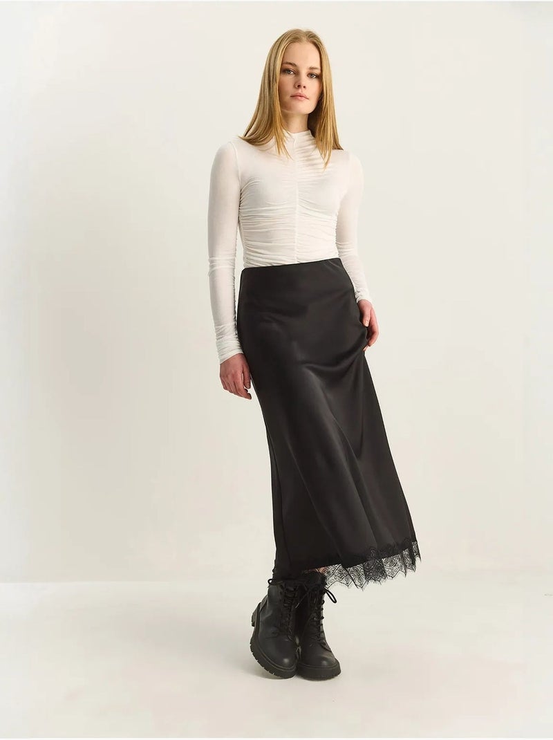 Jupe longue trapèze en satin taille haute lucci Noir - Kiabi