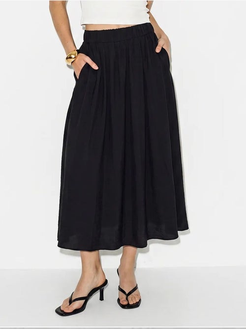Jupe longue trapèze taille haute avec poches lucci - Kiabi Jupe longue trapèze taille haute avec poches lucci - Kiabi