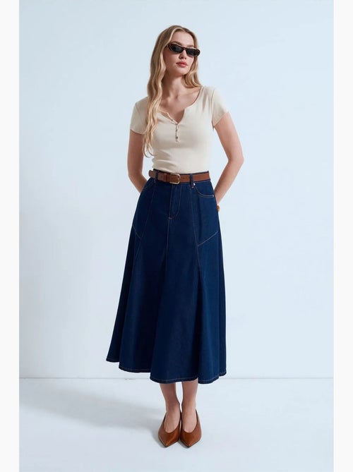 Jupe midi en denim coupe trapèze, taille haute dilvin - Kiabi Jupe midi en denim coupe trapèze, taille haute dilvin - Kiabi