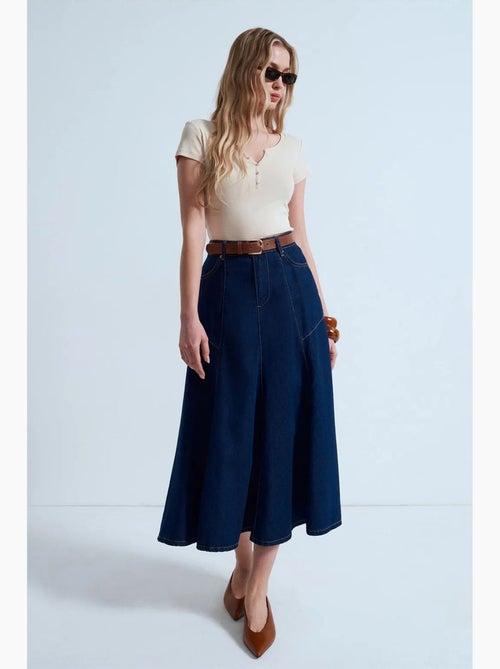 Jupe midi en denim coupe trapèze, taille haute dilvin - Kiabi Jupe midi en denim coupe trapèze, taille haute dilvin - Kiabi