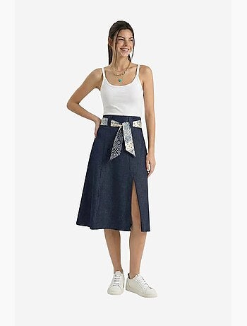 Jupe midi en satin taille haute avec fente lucci