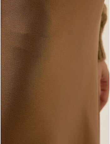 Jupe midi en satin taille haute