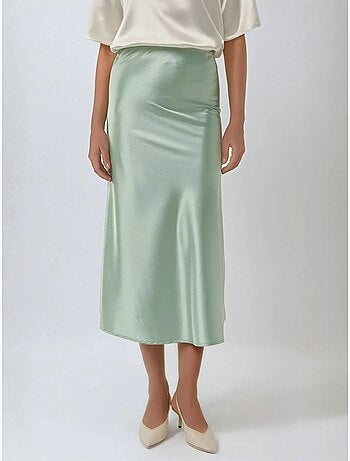 Jupe midi en satin taille haute