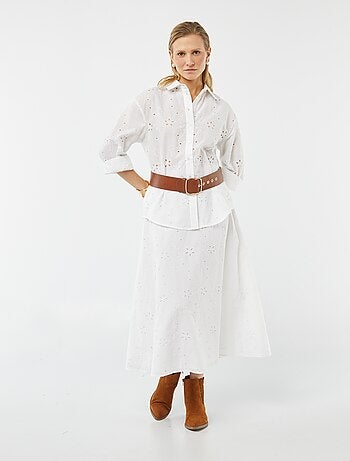 Jupe midi unie avec broderies anglaises