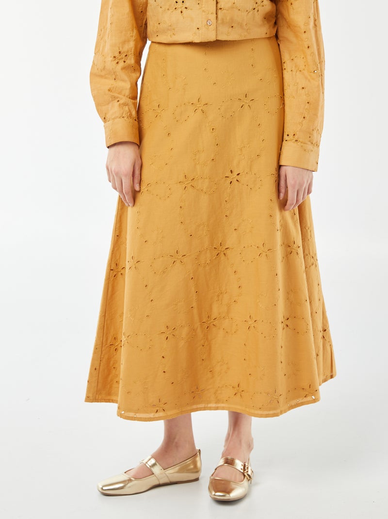 Jupe midi unie avec broderies anglaises Ocre - Kiabi