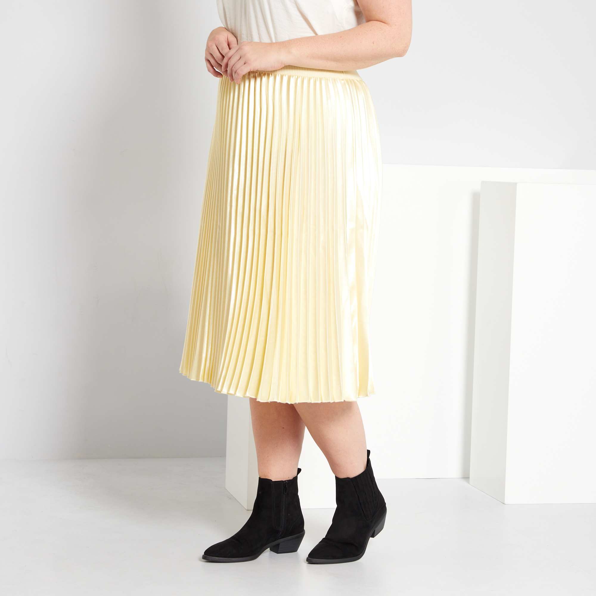 Jupe plissée et nacrée Grande taille femme champagne Kiabi 25,00€