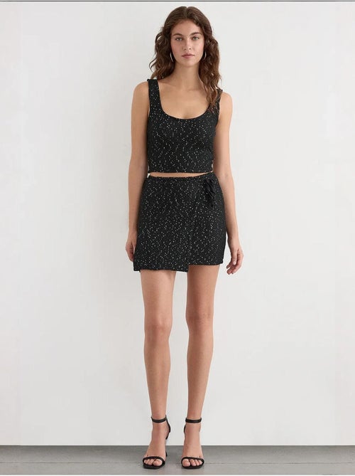 Jupe portefeuille tricotée à sequins avec ourlet sans couture et ceinture - Kiabi Jupe portefeuille tricotée à sequins avec ourlet sans couture et ceinture - Kiabi