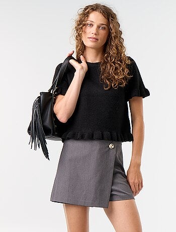 Jupe short avec bijou fantaisie