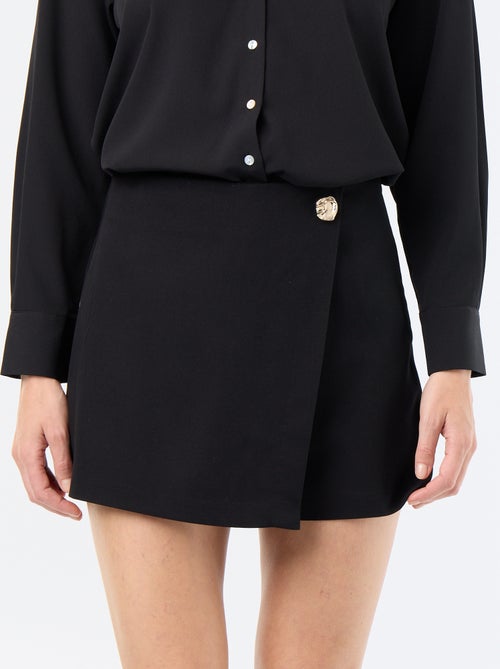 Jupe short avec bijou fantaisie - Kiabi