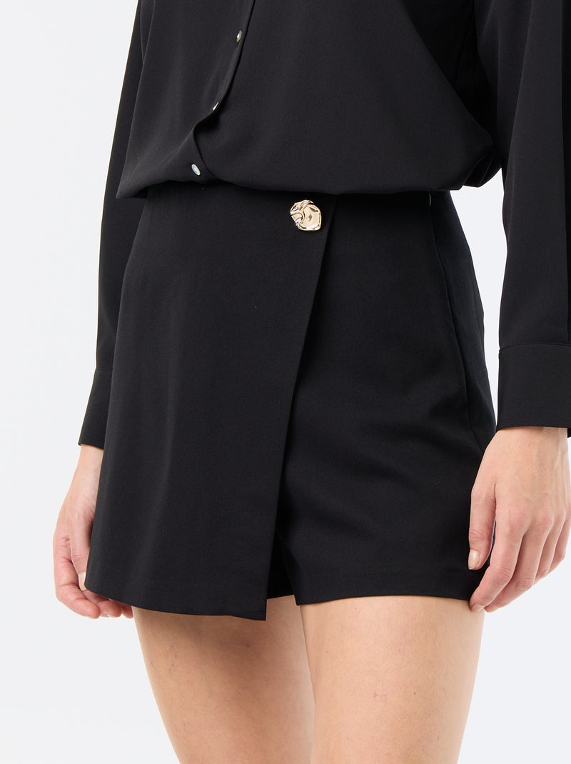 Jupe short avec bijou fantaisie Noir - Kiabi