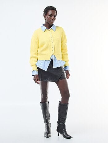 Jupe short en simili uni