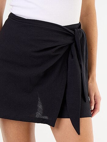 Jupe short léger avec ceinture à nouer