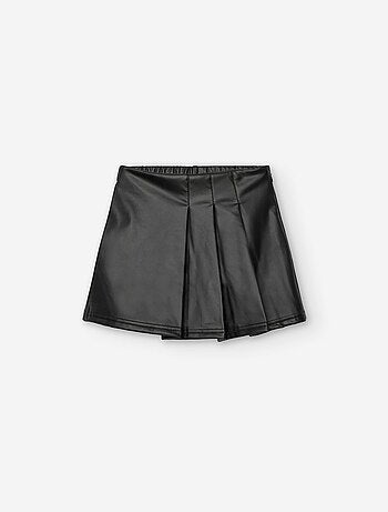 Jupe-short plissée en cuir synthétique