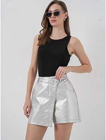 Jupe-short taille haute en tissu métallisé avec fermeture à boutons bdart
