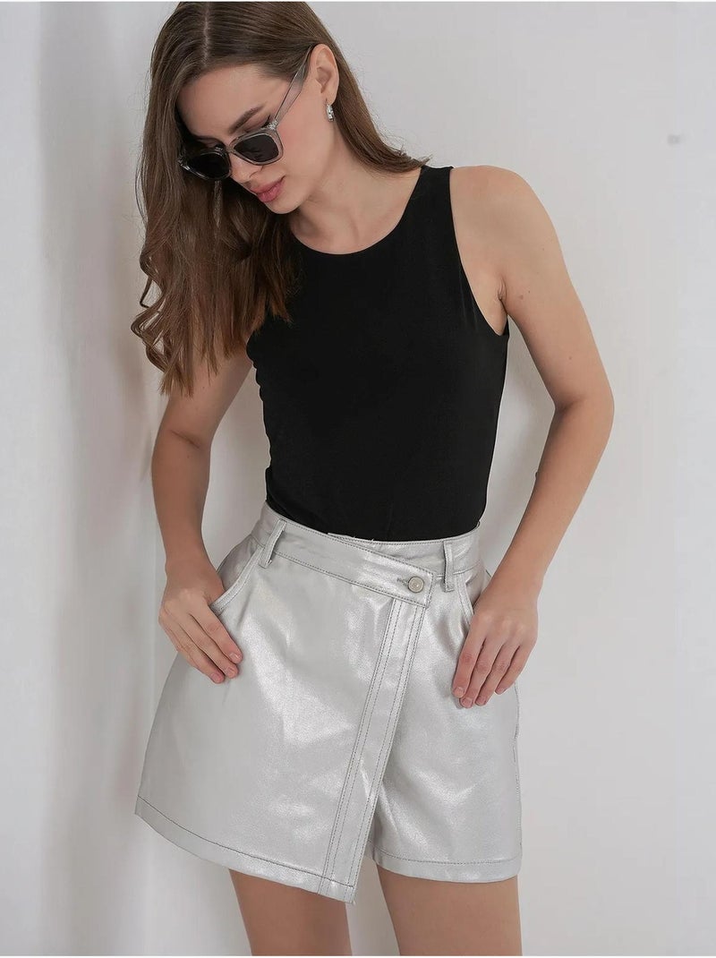 Jupe-short taille haute en tissu métallisé avec fermeture à boutons bdart Argent - Kiabi