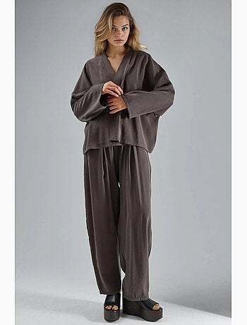 Kimono brodé busem à manches longues et col ouvert busem