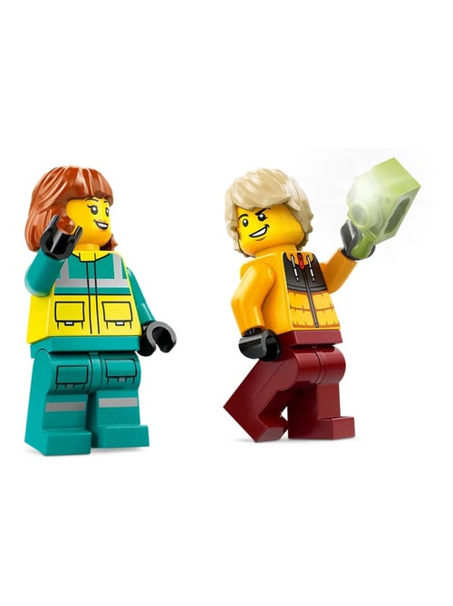 L'ambulance de secours et le snowboardeur - Kiabi